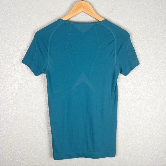 Falke Performance Top, Sky Blue - EUC, Lightweight, Layer, V-Neck, Short Sleeve - Picture 6 of 8